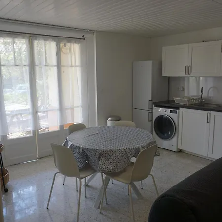 La Provence Apartment *